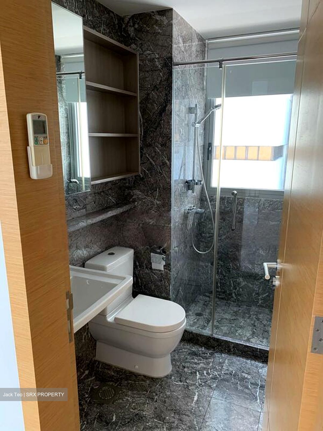 Suites @ Cairnhill (D9), Apartment #460648721